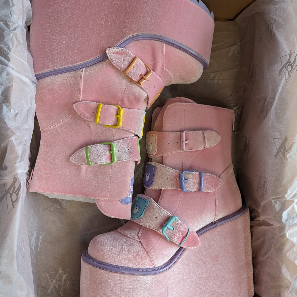 YRU Carebear Pink Velvet Boots, Dune Lo Care Bears Size 10M - Picture 2 of 9